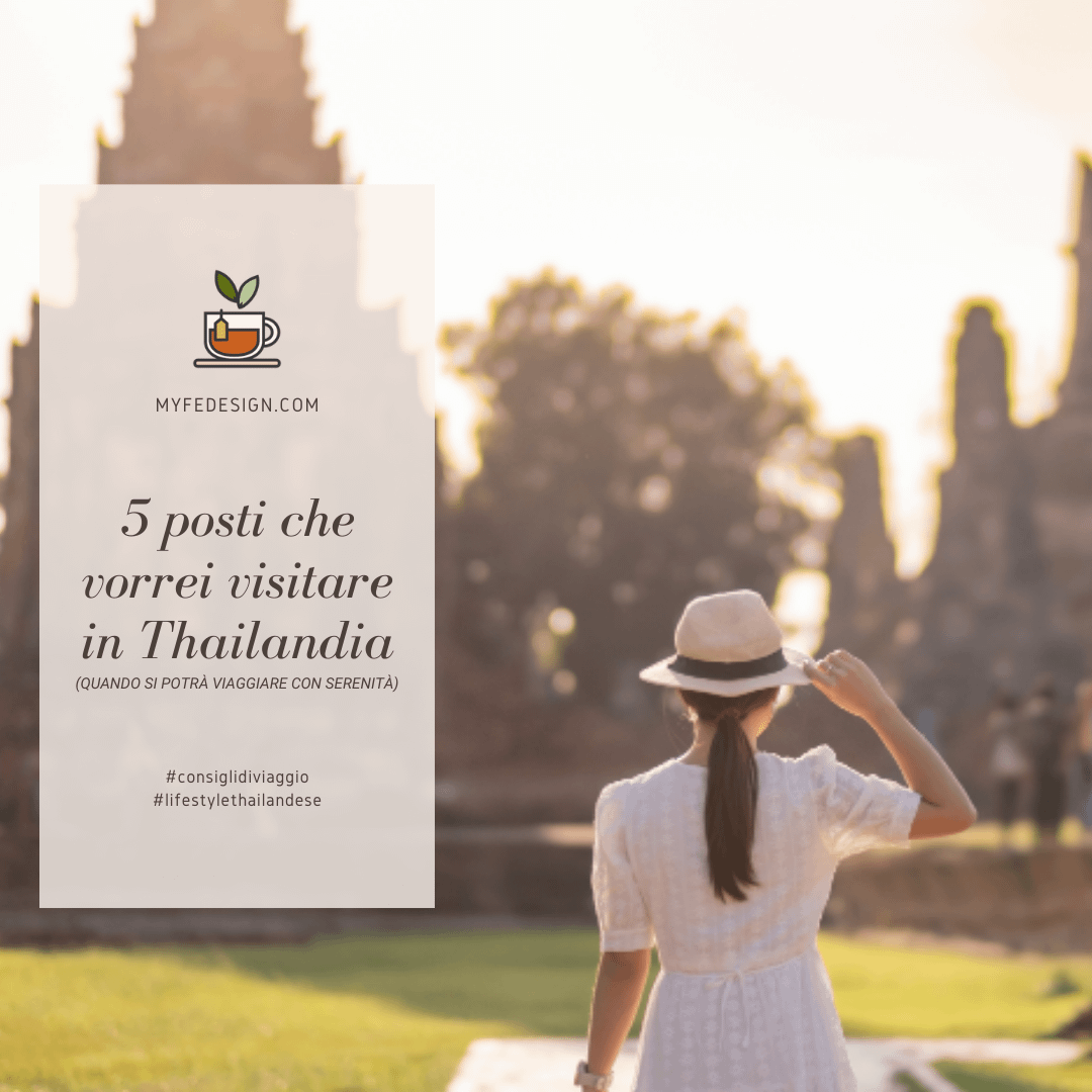 ragazza asiatica in visita in un tempio thailandese all'aperto