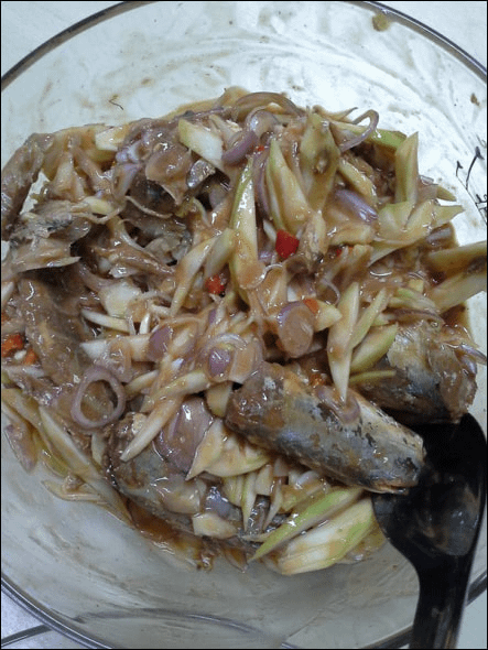 Yam Pla Krapong - insalata piccante di sardine