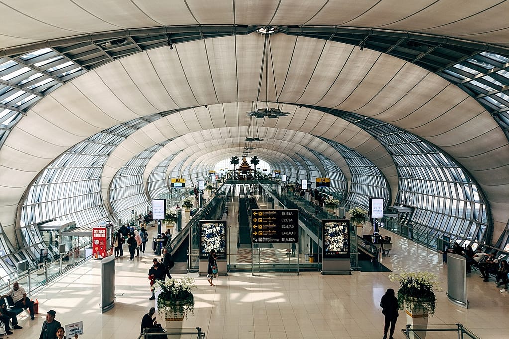interno dell'aeroporto di suvarnabhumi