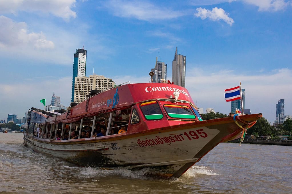 barca del chao phraya boat express