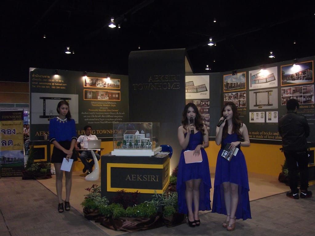 Booth Aeksiri (2013)