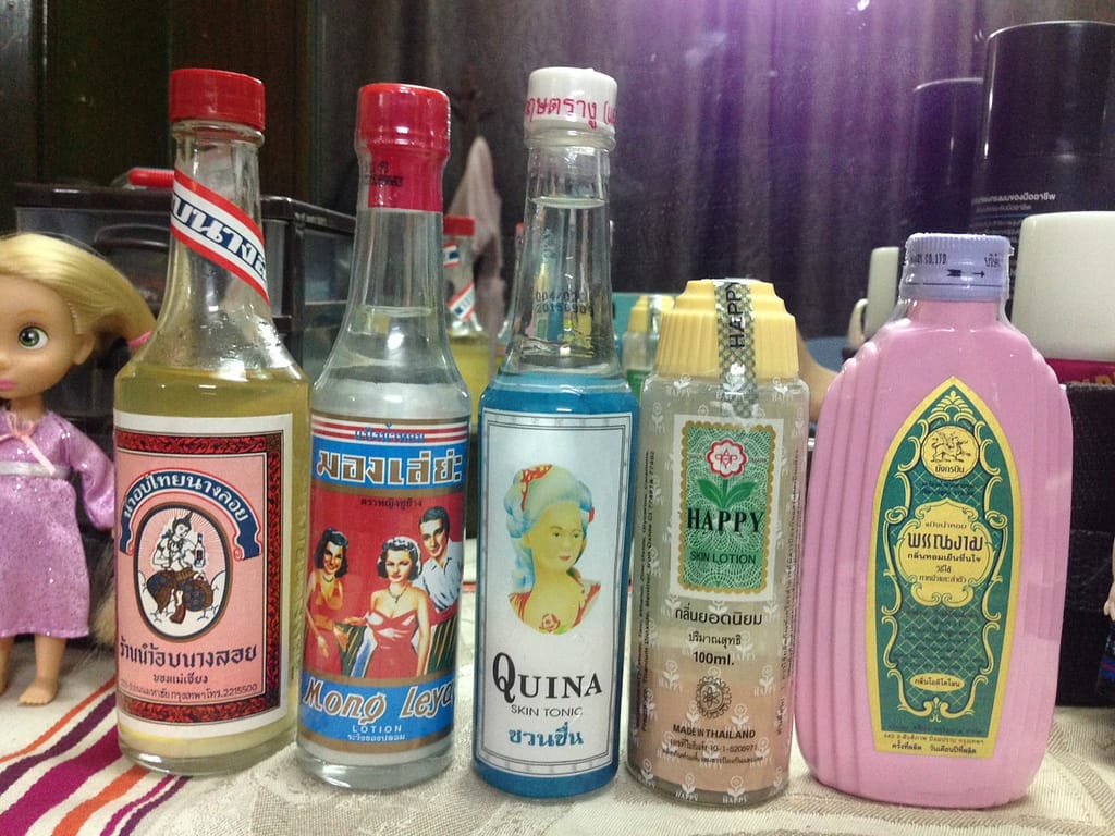 bottiglie di marche di borotalco liquido thailandese