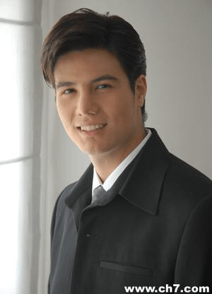 star della tv thailandese uomo italo thailandese