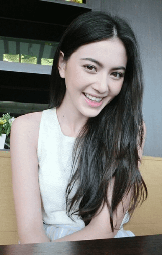 star della tv thailandese donna per metà belga e per metà thailandese