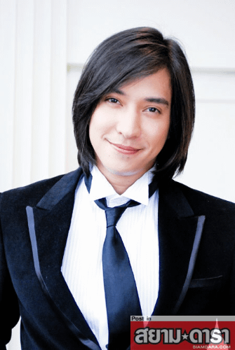 star della tv thailandese uomo per metà thailandese e per metà scozzese