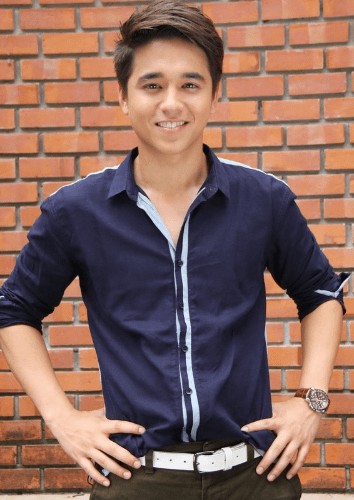 star della tv thailandese uomo anglo-thailandese