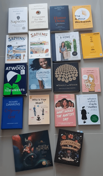 vista delle copertine di diversi libri in thailandese o inglese