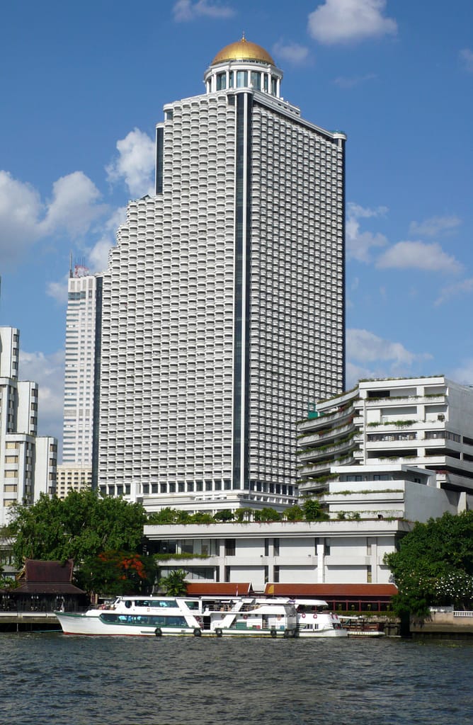 l'edificio State Tower a Bangkok