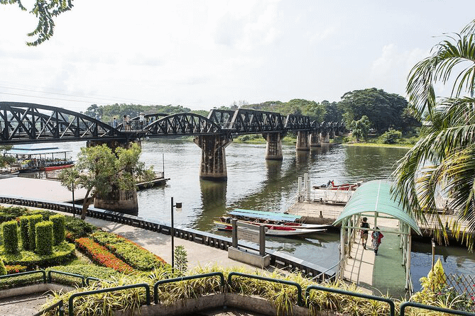 Il ponte sul fiume Kwai di Kanchanaburi