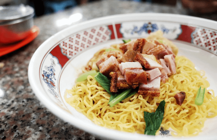 noodles thai all'uovo