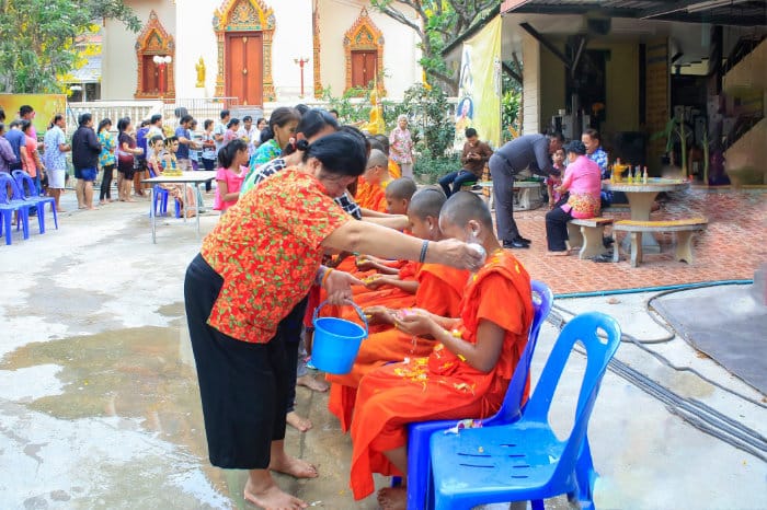 Le donne e il buddismo in Thailandia