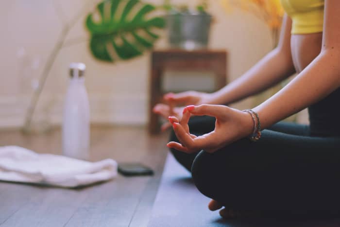 Osservare il respiro durante la meditazione buddista dell'Anapanasati