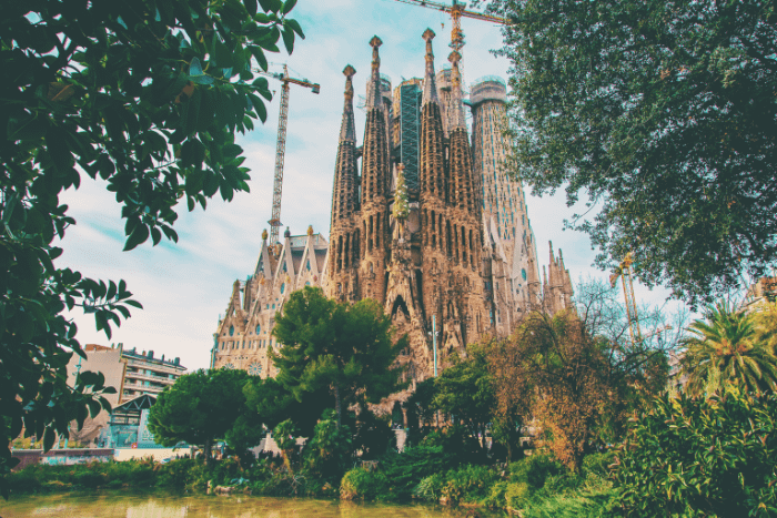 sagrada familia a barcelona