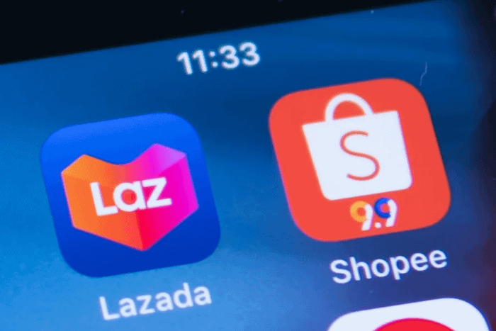 zoom di uno schermo di uno smartphone con evidenziate le app per lo shopping online shopee e lazada