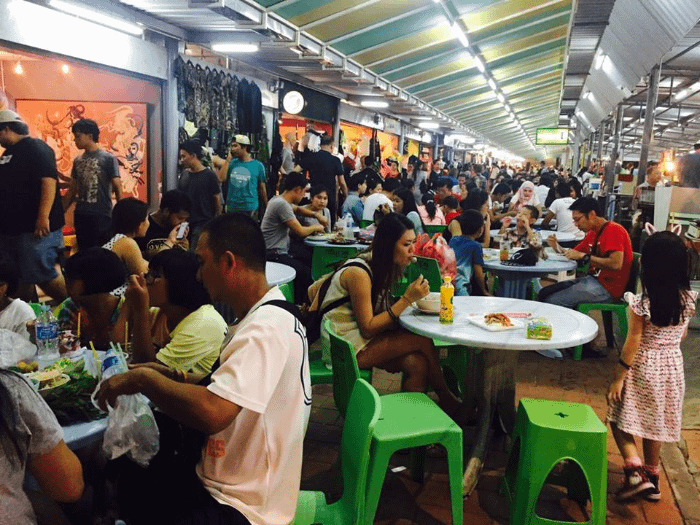 L'area dello street food del mercato Green Way di Hatyai