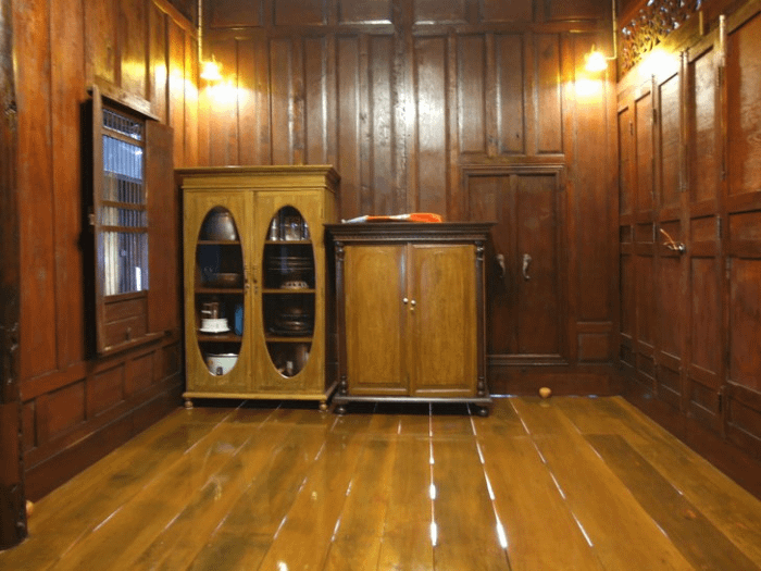 interno di una casa tradizionale thailandese antica