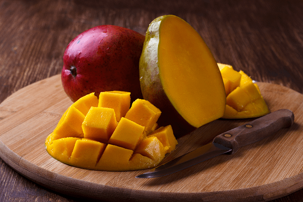 mango tagliato a dadini